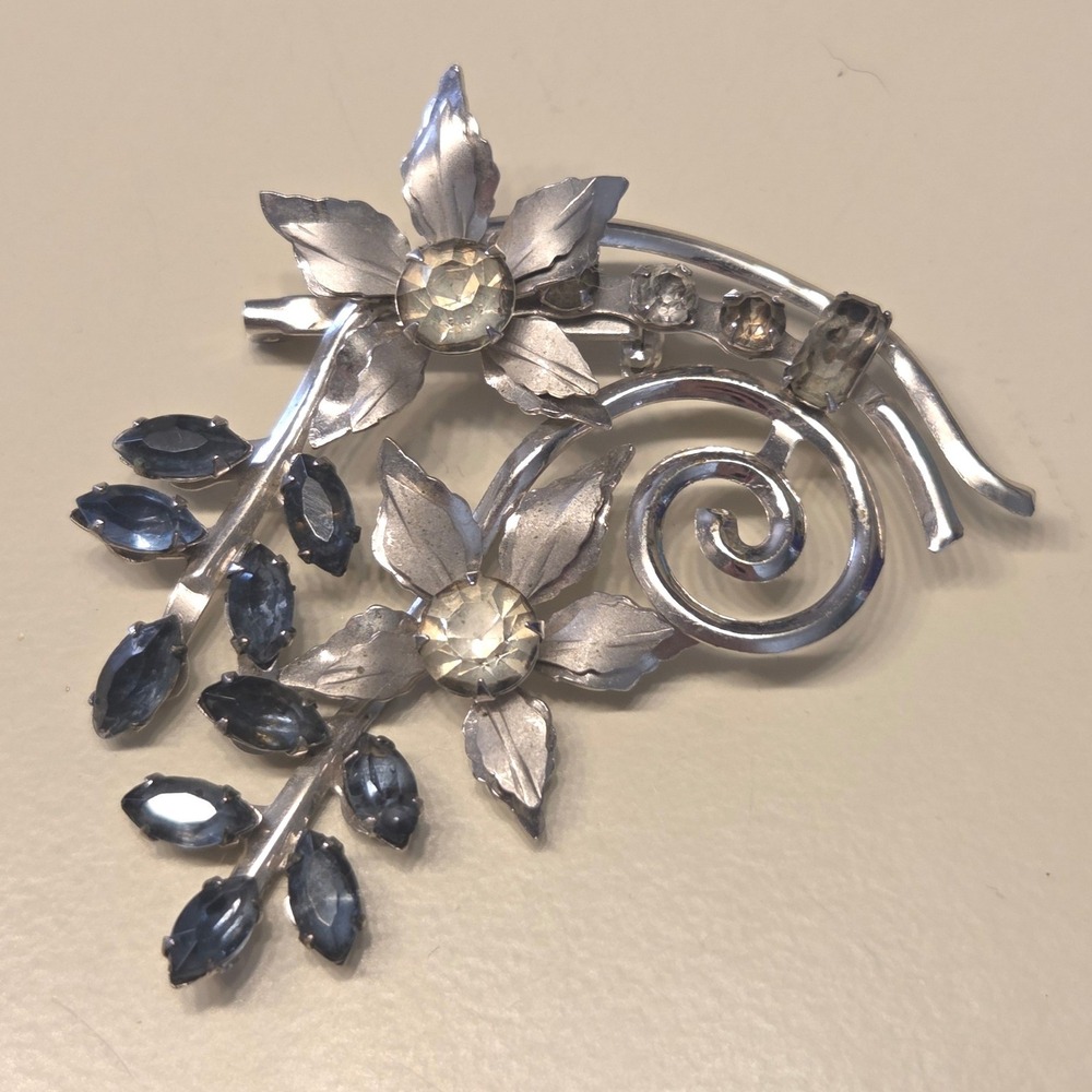 Vintage Unsigned Silver Tone Floral Brooch Blue Rhinestone Pin Women's‎ AS IS